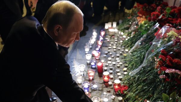 در روسیه از قربانیان حمله تروریستی در پترزبورگ یادبود به عمل آوردند - اسپوتنیک افغانستان  