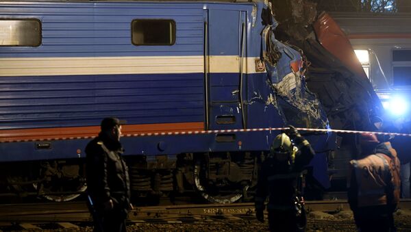Столкновение пассажирского поезда и электрички на западе Москвы - اسپوتنیک افغانستان  