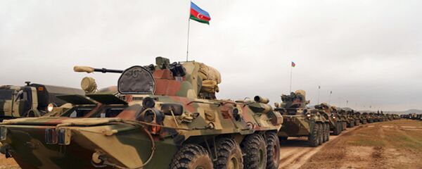 Azərbaycan Silahlı Qüvvələrinə məxsus zirehli texnika. Arxiv şəkli - اسپوتنیک افغانستان  