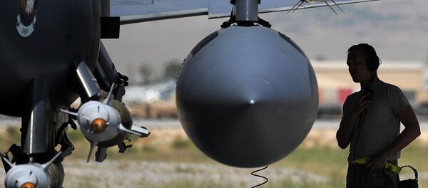 اردوی ‫امریکا‬ برای نخستین بار از بزرگترین بم غیرهسته‌ای خود در افغانستان استفاده کرده است - اسپوتنیک افغانستان  