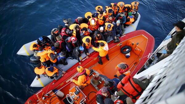 نجات بیش از دو هزار مهاجر در دریای مدیترانه - اسپوتنیک افغانستان  