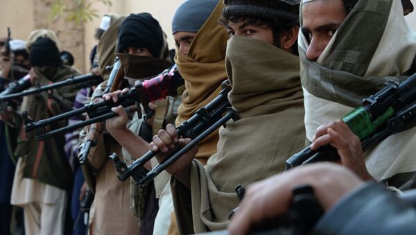 پیوستن 75 تن از طالب مسلح به پروسه صلح در ننگرهار - اسپوتنیک افغانستان  