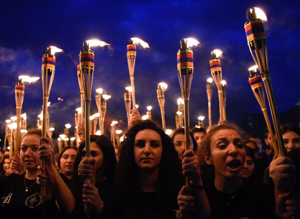 از تظاهرات در پاریس تا آماده گی برای رژه روز پیروزی در مسکو، سالگرد نسل کشی ارمنیان و تجلیل از جشن گریلکا در سایبریا. - اسپوتنیک افغانستان  
