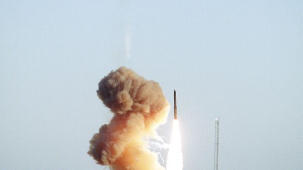 آزمایش ناموفق راکت جدید بالستیک امریکا در کالیفرنیا - اسپوتنیک افغانستان  