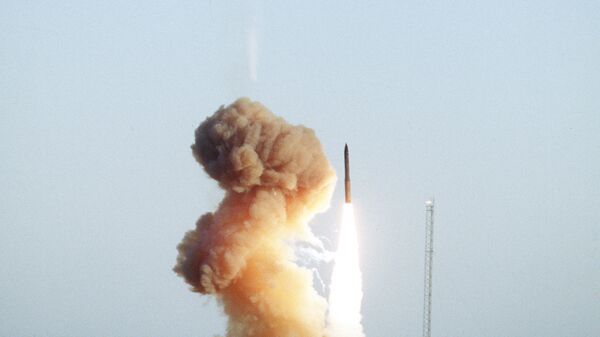 آزمایش ناموفق راکت جدید بالستیک امریکا در کالیفرنیا - اسپوتنیک افغانستان  