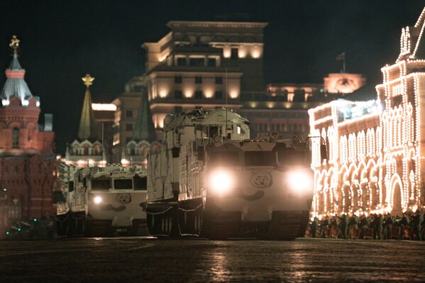 گزارش تصویری از تمرینات رژه به مناسبت پیروزی در جنگ بزرگ میهنی - اسپوتنیک افغانستان  