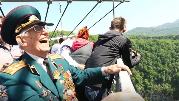 Russian Veterans Try Bungee Jumping to Celebrate Victory Day - اسپوتنیک افغانستان  