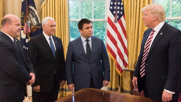 Left to right: Ukrainian Ambassador to Ukraine Valeriy Chaly, US Vice President Mike Pence, Ukrainian Foreign Minister Pavlo Klimkin, and US President Donald Trump - اسپوتنیک افغانستان  