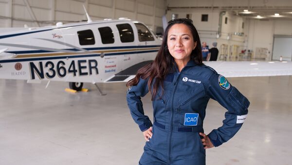 Первая женщина-пилот гражданской авиации из Афганистана - اسپوتنیک افغانستان  