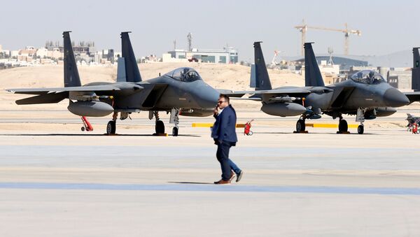 Саудовские истребители F-15SA на авиашоу в честь 50-летия Авиационной академии имени короля Фейсала в Эр-Рияде - اسپوتنیک افغانستان  