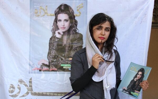 گلاره؛ از فیشن زنان تا مخالفت با حکمتیار و ستایشی از دختران مبارز کردی عراقی - اسپوتنیک افغانستان  