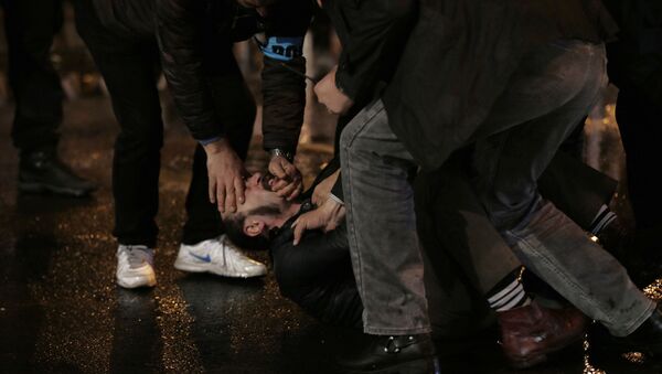 Задержание протестующего в Анкаре - اسپوتنیک افغانستان  