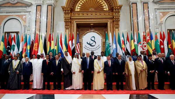 ترامپ کشورهای اسلامی را به مبارزه فعال با تروریزم فراخواند - اسپوتنیک افغانستان  