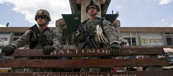 Солдаты Национальной гвардии США на одной из улиц города Балтимора Солдаты Национальной гвардии США на одной из улиц города Балтимора - اسپوتنیک افغانستان