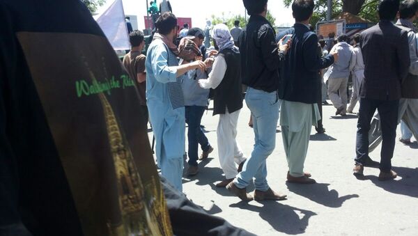 حد اقل 6 تن از تظاهر کنندگان امروز از سوی پلیس زخمی شدند - اسپوتنیک افغانستان  