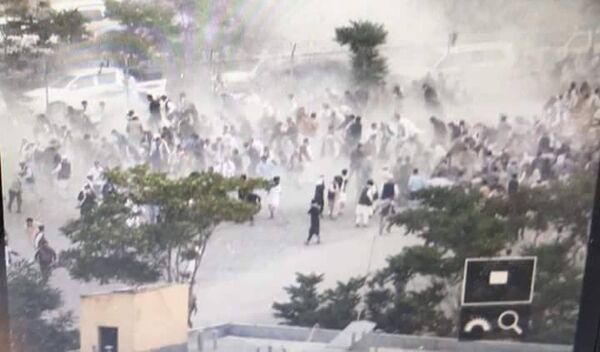 وقوع انفجار در مراسم جنازه سالم ایزدیار وقوع انفجار در مراسم جنازه سالم ایزدیار - اسپوتنیک افغانستان