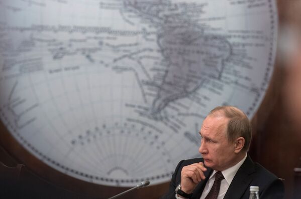 ولادیمیر پوتین رئیس جمهور روسیه در نشست اقتصادی سن پترزبورگ. - اسپوتنیک افغانستان  