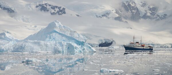 آب شدن سریع یخ های قطب شمال بشریت را تهدید میکند - اسپوتنیک افغانستان  