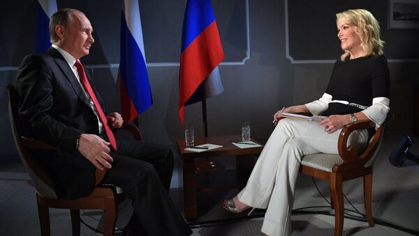 June 3, 2017. Russian President Vladimir Putin and CNN anchor Megyn Kelly during an interview on the sidelines of the 2017 St. Petersburg International Economic Forum - اسپوتنیک افغانستان  