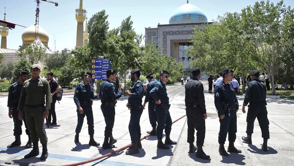 Полиция у мавзолея имама Хомейни после атаки в Тегеране - اسپوتنیک افغانستان  