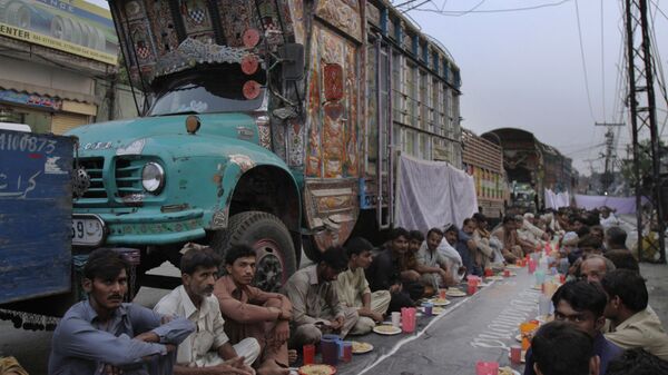 واردات مواد خوراکی پاکستانی به افغانستان کاهش یافته است - اسپوتنیک افغانستان  