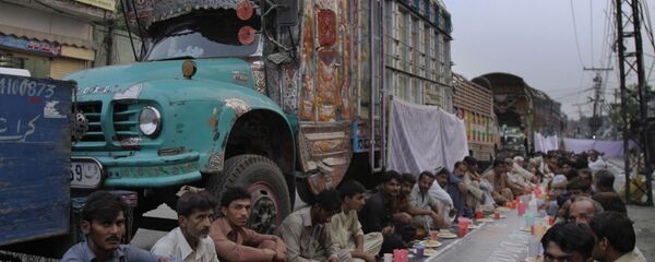 پاكستان بندر واگه را به روى افغانستان بسته کرد پاكستان بندر واگه را به روى افغانستان بسته کرد - اسپوتنیک افغانستان