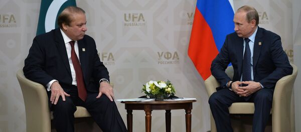 دیدار پوتین با نخست وزیر پاکستان در نشست آستانه - اسپوتنیک افغانستان  