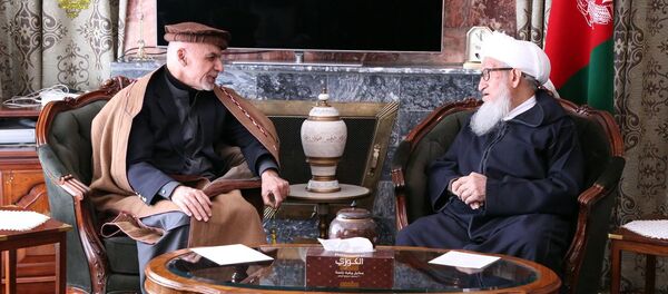 اشرفغنی برای جویای حال مجددی و سیاف، به خانه این دو رهبر جهادی رفت اشرفغنی برای جویای حال مجددی و سیاف، به خانه این دو رهبر جهادی رفت - اسپوتنیک افغانستان