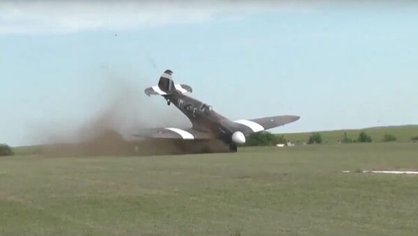 Spitfire crash on takeoff few meters from public during airshow in North of France - اسپوتنیک افغانستان  