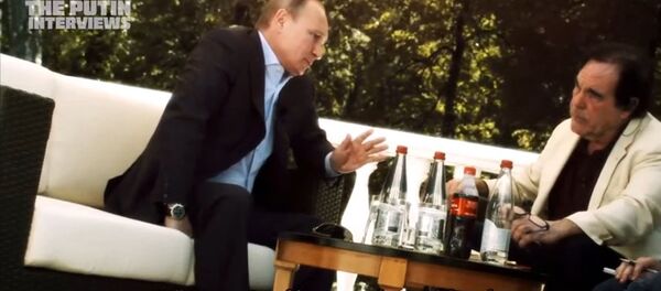 Кадр из фильма Оливера Стоуна Интервью с Путиным Кадр из фильма Оливера Стоуна Интервью с Путиным - اسپوتنیک افغانستان