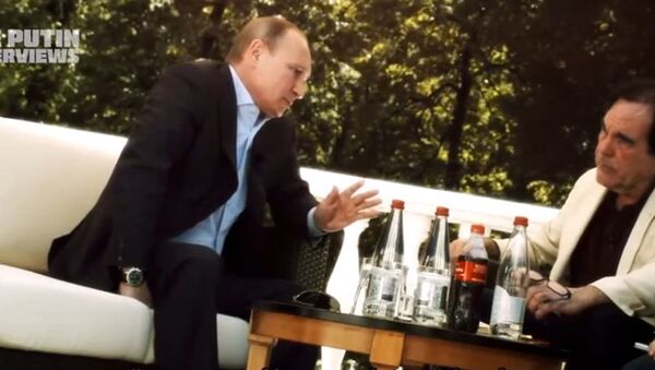 Кадр из фильма Оливера Стоуна Интервью с Путиным - اسپوتنیک افغانستان  