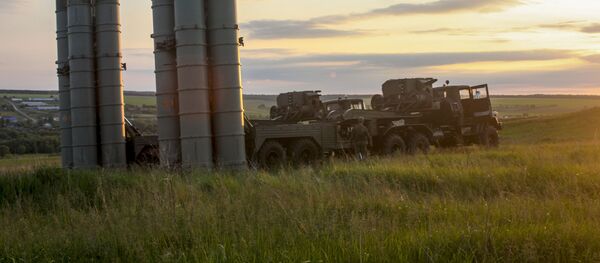 جا به جایی سامانه اس-300 در پایگاه نظامی روسیه در تاجیکستان جا به جایی سامانه اس-300 در پایگاه نظامی روسیه در تاجیکستان - اسپوتنیک افغانستان