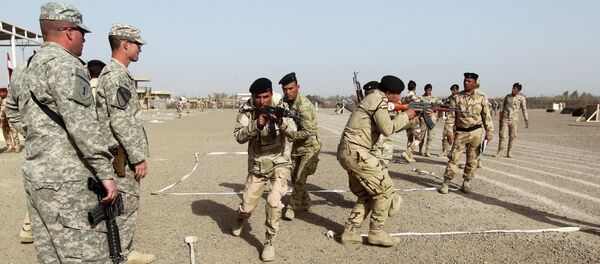 American and Iraqi trainers instruct Iraqi soldiers American and Iraqi trainers instruct Iraqi soldiers - اسپوتنیک افغانستان