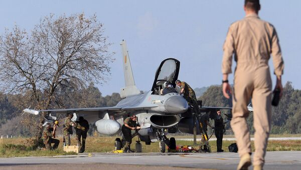 طیاره جنگی F-16پس از نشست واژگون شد - اسپوتنیک افغانستان  