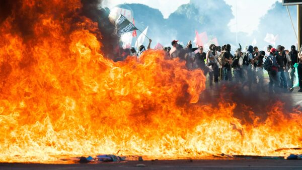 Акция протеста в столице Бразилии - اسپوتنیک افغانستان  