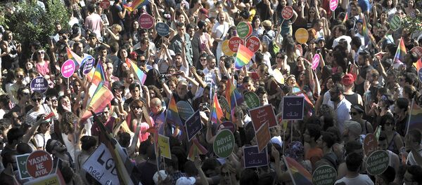 Участники гей-парада в Стамбуле - اسپوتنیک افغانستان  