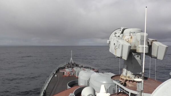 کشتی جنگی همراه با راکت های بالستیک - اسپوتنیک افغانستان  