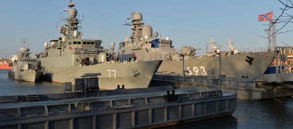 Российский ракетный крейсер Дагестан и иранский эсминец Дамаванд Российский ракетный крейсер Дагестан и иранский эсминец Дамаванд - اسپوتنیک افغانستان