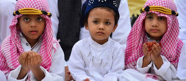 مسلمانان هند در برابر استفاده سیاسی عربستان از مکان های مقدس تظاهرات کردند مسلمانان هند در برابر استفاده سیاسی عربستان از مکان های مقدس تظاهرات کردند - اسپوتنیک افغانستان