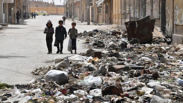 Дети на улице в сирийском городе Дейр-эз-Зор - اسپوتنیک افغانستان  