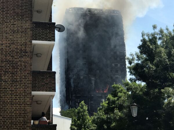 آتش سوزی در بلند منزل لندن - اسپوتنیک افغانستان  