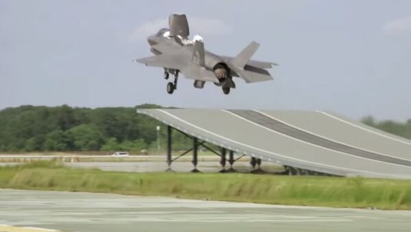 The US military has begun testing the ski jump take-offs for the F-35 fighter jet variant that is nearing initial operating capability for use by the US Marines. - اسپوتنیک افغانستان  