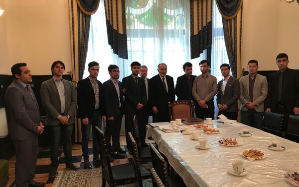 دیدار سفیر و آتشه فرهنگی سفارت افغانستان در مسکو با محصلین افغان - اسپوتنیک افغانستان  