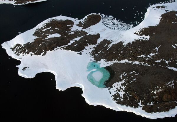 این دریاچه از برف های ذوب شده  در قلمرو ساحل  در قطب جنوب تشکیل شده - اسپوتنیک افغانستان  