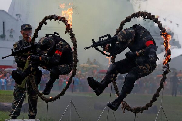 سربازان ارتش آزادیبخش مردم   در پایگاه نیروی بحری در هنگ کنگ چین. - اسپوتنیک افغانستان  