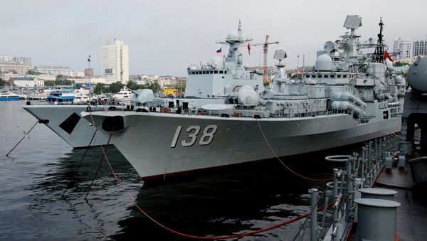 The destroyers Shenyang and Taizhou that have arrived in Vladivostok together with five other Chinese warships for the second stage of the Naval Cooperation 2015 exercise. - اسپوتنیک افغانستان  
