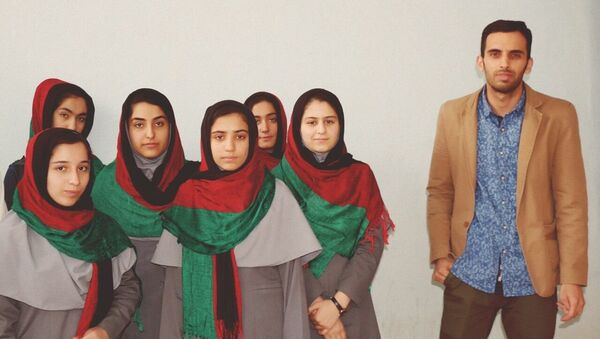 تیم دختران ربات ساز افغان با مدال نقره به وطن برگشتند - اسپوتنیک افغانستان  
