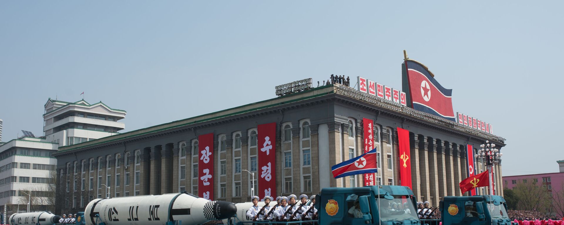 Баллистические ракеты подводных лодок (БРПЛ) Пуккыксон-1 Корейской народной армии во время парада, приуроченного к 105-й годовщине со дня рождения основателя северокорейского государства Ким Ир Сена, в Пхеньяне - اسپوتنیک افغانستان  , 1920, 28.10.2022