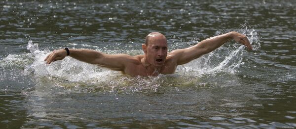 رسانه های غربی تناسب فیزیکی پوتین را تخمین زدندسالم و پر انرژی است +ویدیو - اسپوتنیک افغانستان  