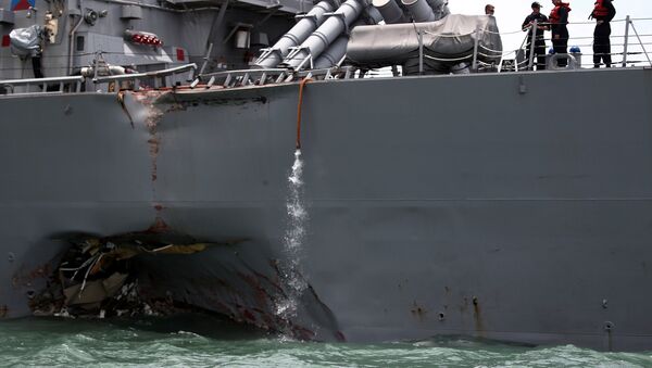 ویدیوی کشتی جنگی آسیب‌دیده‌ی امریکا پس از برخورد با تانکر - اسپوتنیک افغانستان  